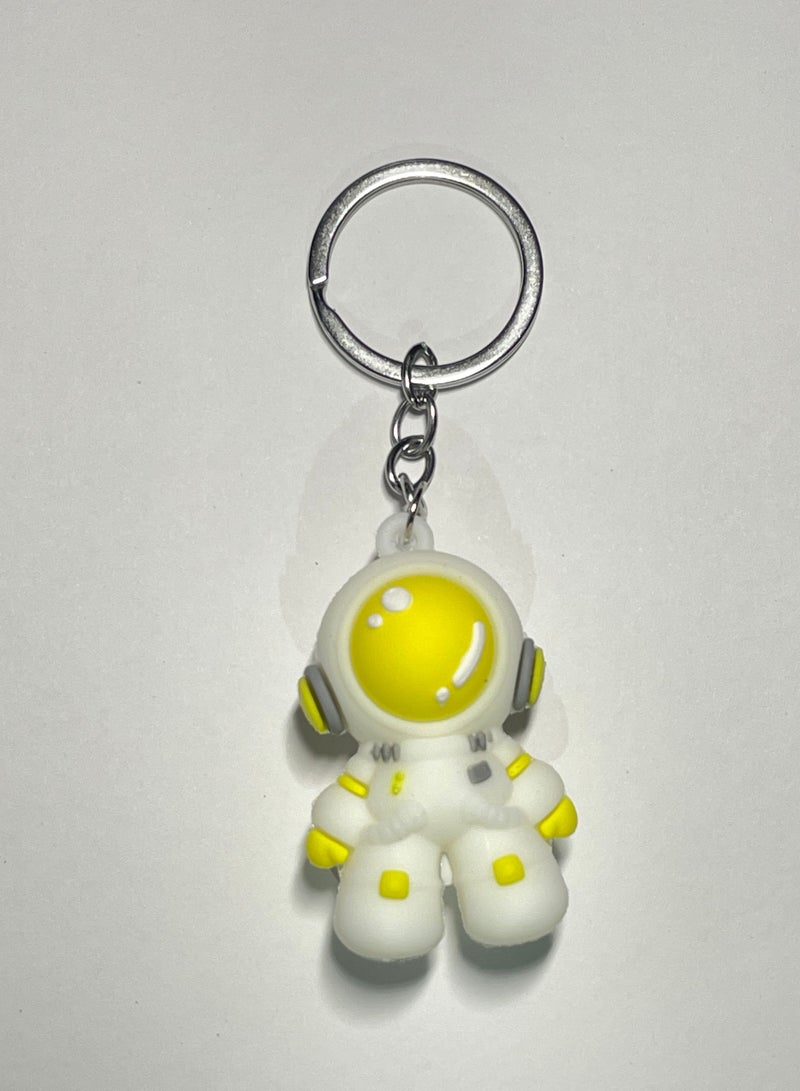 ميدالية مفاتيح كرتونية مميزة بتصميم رائد فضاء اكسسوار مميز مناسب للمفاتيح والحقائب - Image 1