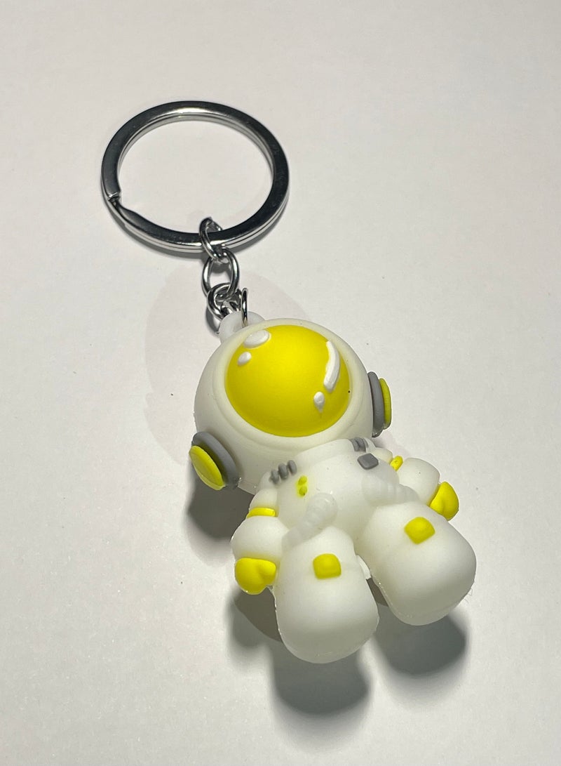 ميدالية مفاتيح كرتونية مميزة بتصميم رائد فضاء اكسسوار مميز مناسب للمفاتيح والحقائب - Image 2