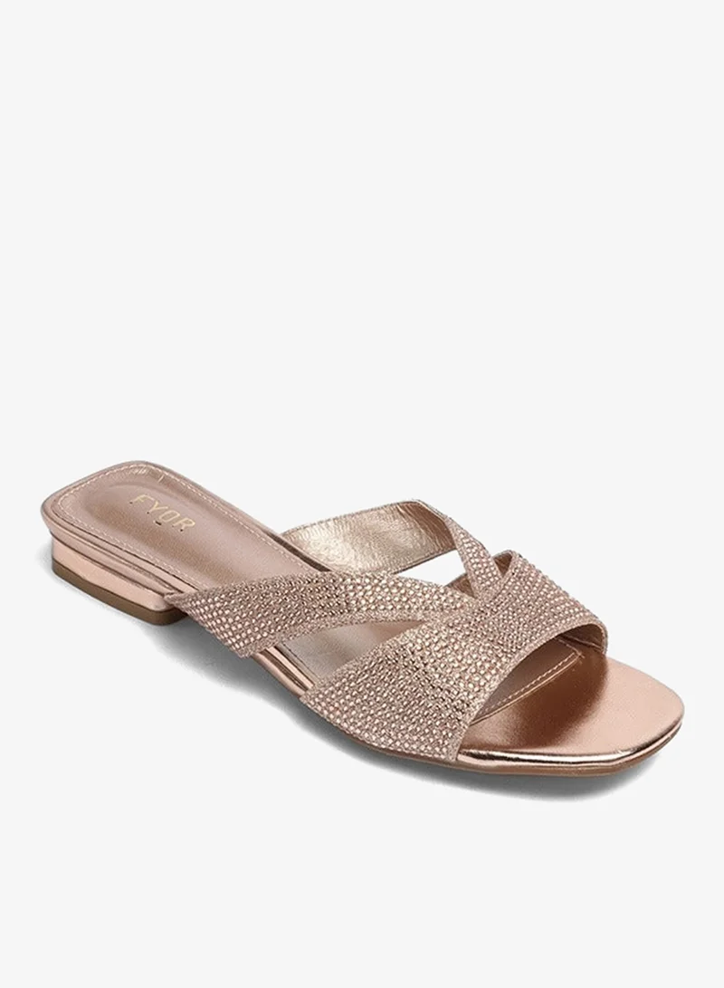 فايور صندل مسطح بحزام مزخرف