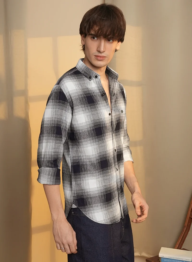 Campus Sutra Men's Charcoal Black & Ivory White Ombre Buffalo Check Shirt