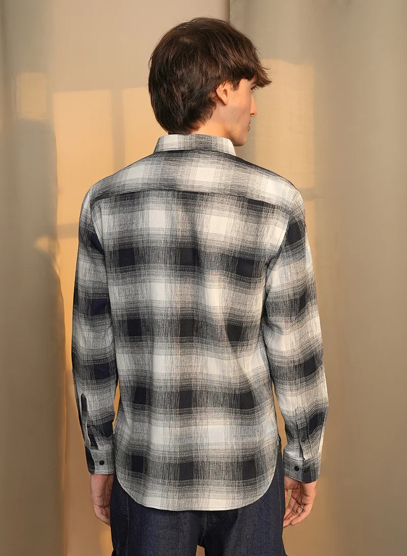 Campus Sutra Men's Charcoal Black & Ivory White Ombre Buffalo Check Shirt