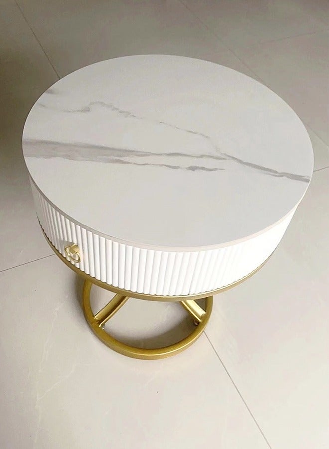 Raffine طاولة جانبية بتصميم فريد متعدد الاستخدامات قاعدة حديدية قوية طاولة سرير مع درج خشبي للتخزين سطح صخري لامع طاولة قهوة مستديرة لغرفة المعيشة أو غرفة النوم 50x58 سم (مجموعة كاملة) - Image 4