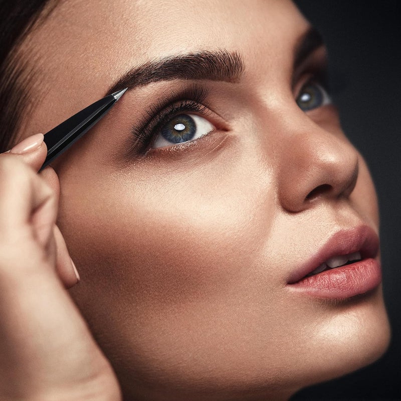 By MILLY ملقط مدبب | من الفولاذ المقاوم للصدأ عالي الكربون | لإزالة الشعر بدقة عالية | حاد ومصقول يدويًا | أسود - Image 5