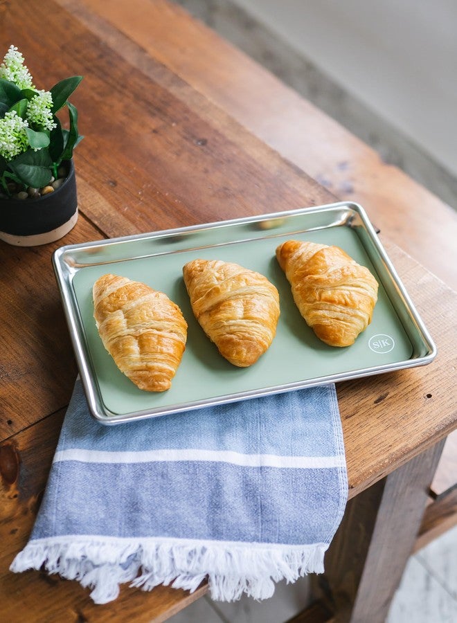 The Silicone Kitchen مجموعة أدوات المطبخ السيليكونية للمبتدئين، تتضمن 24 قالب خبز عادي، و12 قالب خبز كبير، و24 قالب خبز صغير، و2 حصيرة خبز نصف صينية، و2 حصيرة خبز ربع صينية، باللون الأزرق والأخضر والأبيض. - Image 4