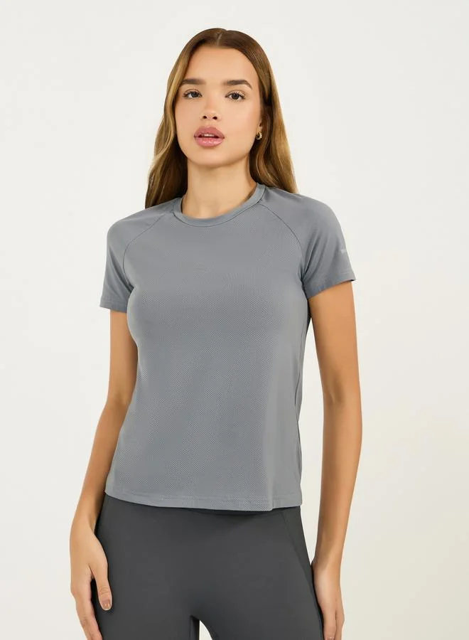 Styli Single Sleeve & Back Circle Reflective Detail Short Sleeves Top