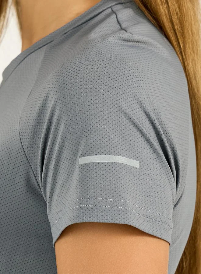 Styli Single Sleeve & Back Circle Reflective Detail Short Sleeves Top