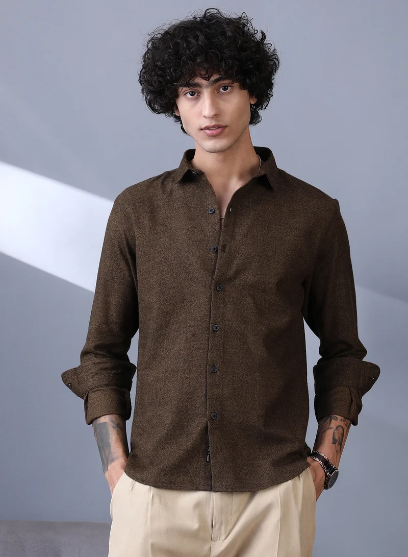 Campus Sutra Men's Coffee Brown Solid Regular Shirt For Casual Wear | Spread Collar | Long Cuffed Sleeves | Button Closure | Shirt Crafted With Comfort Fit For Everyday Wear