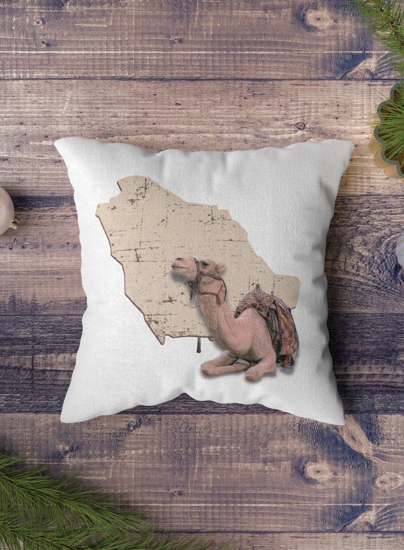 لوحة غطاء وسادة من البوليستر بتصميم جمل مع شكل خريطة السعودية - Image 3