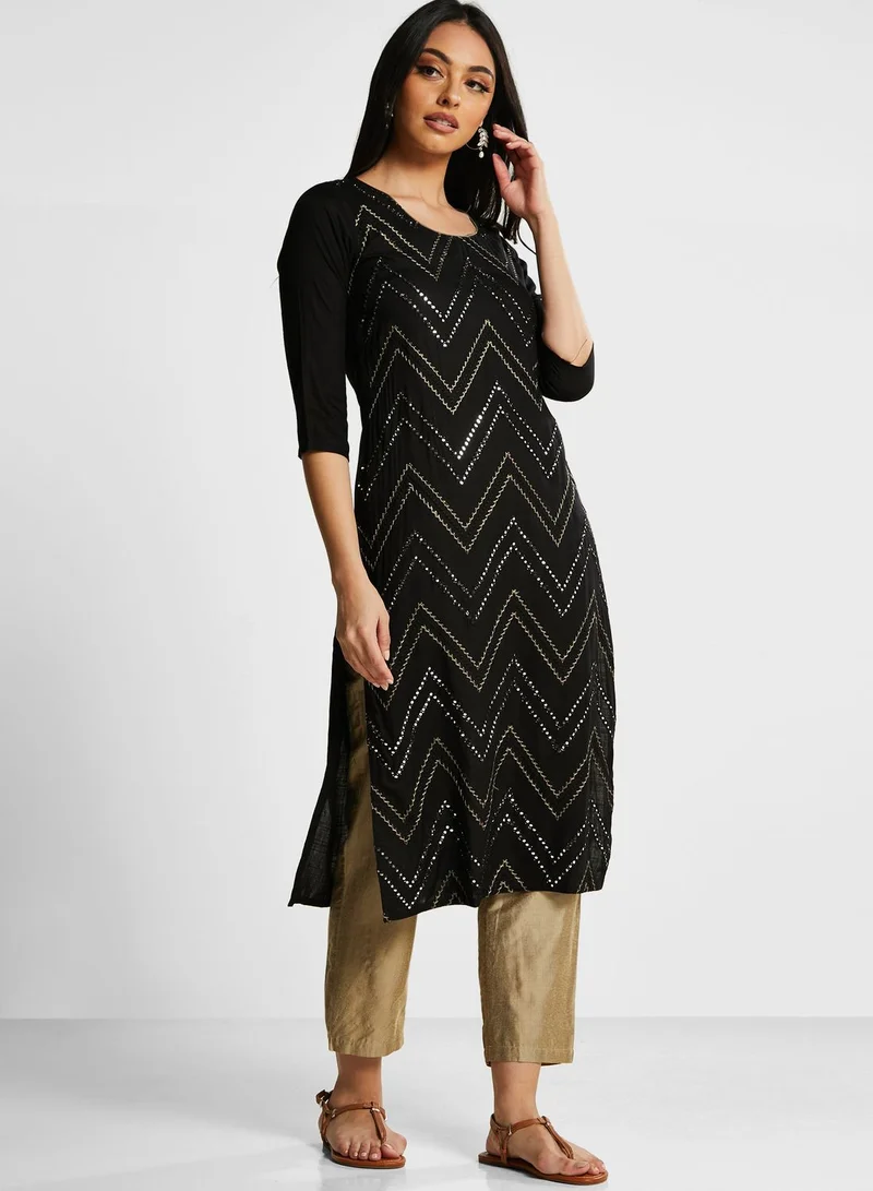 kolaba Crew Neck Embroidered Kurti