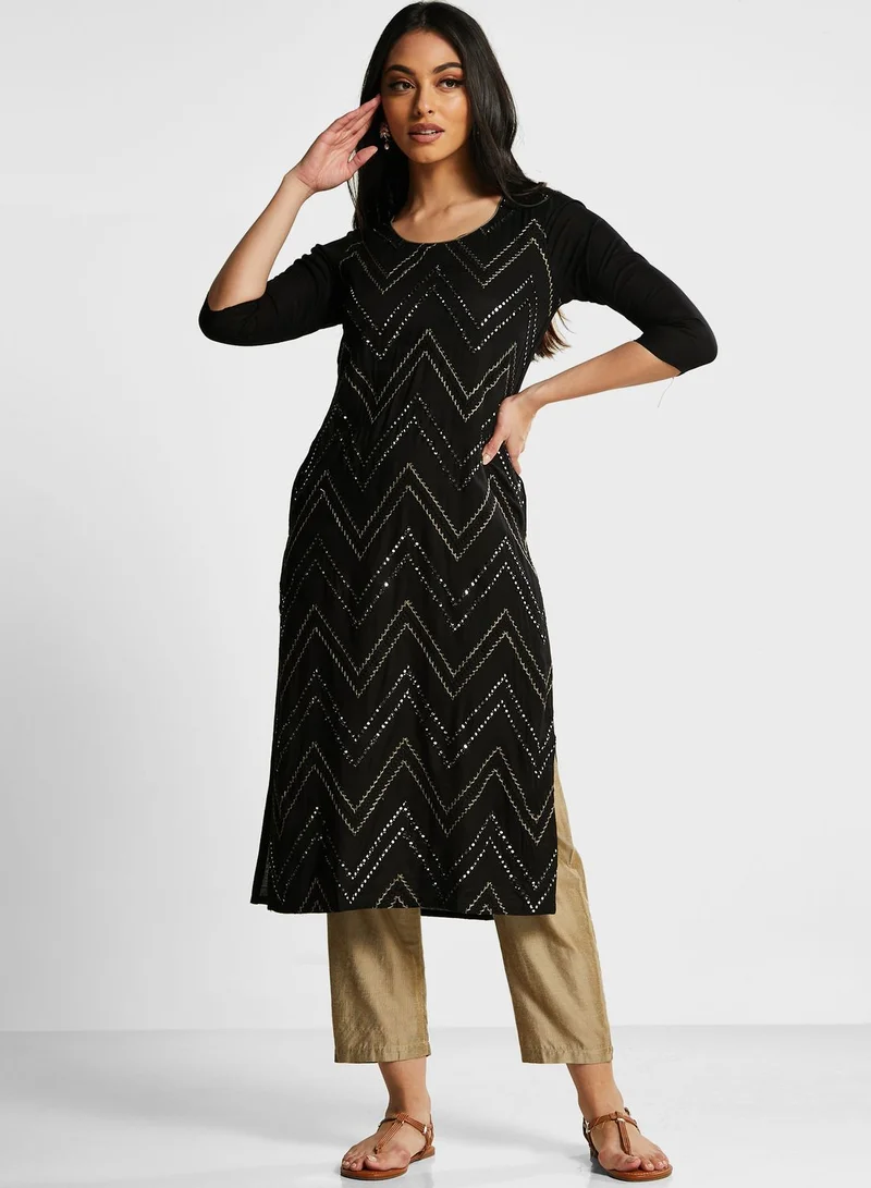 kolaba Crew Neck Embroidered Kurti