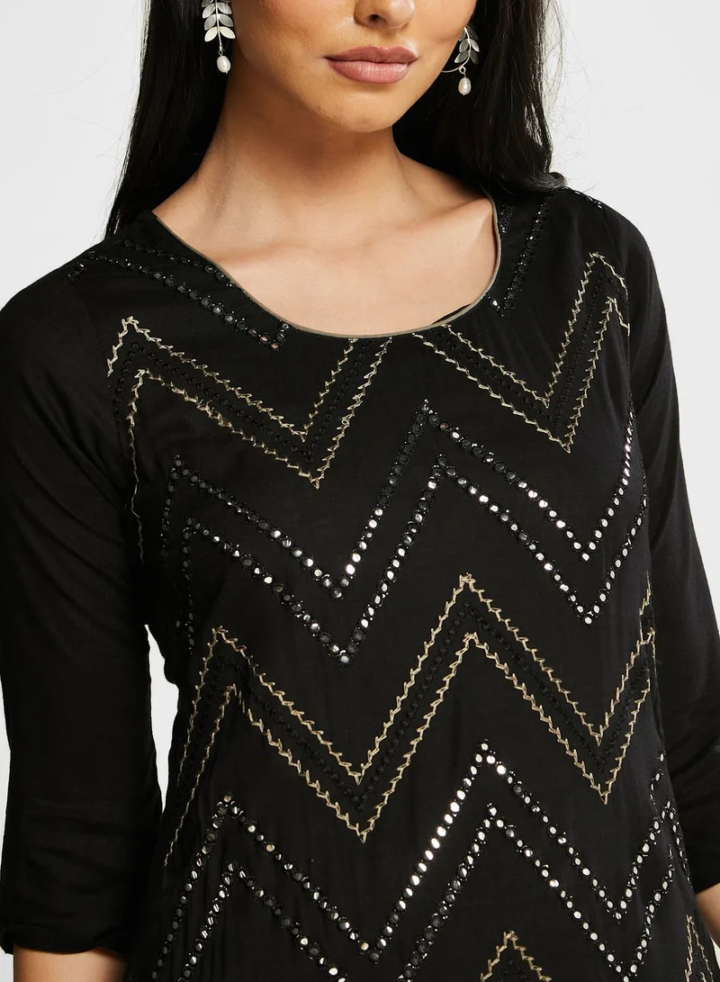 kolaba Crew Neck Embroidered Kurti
