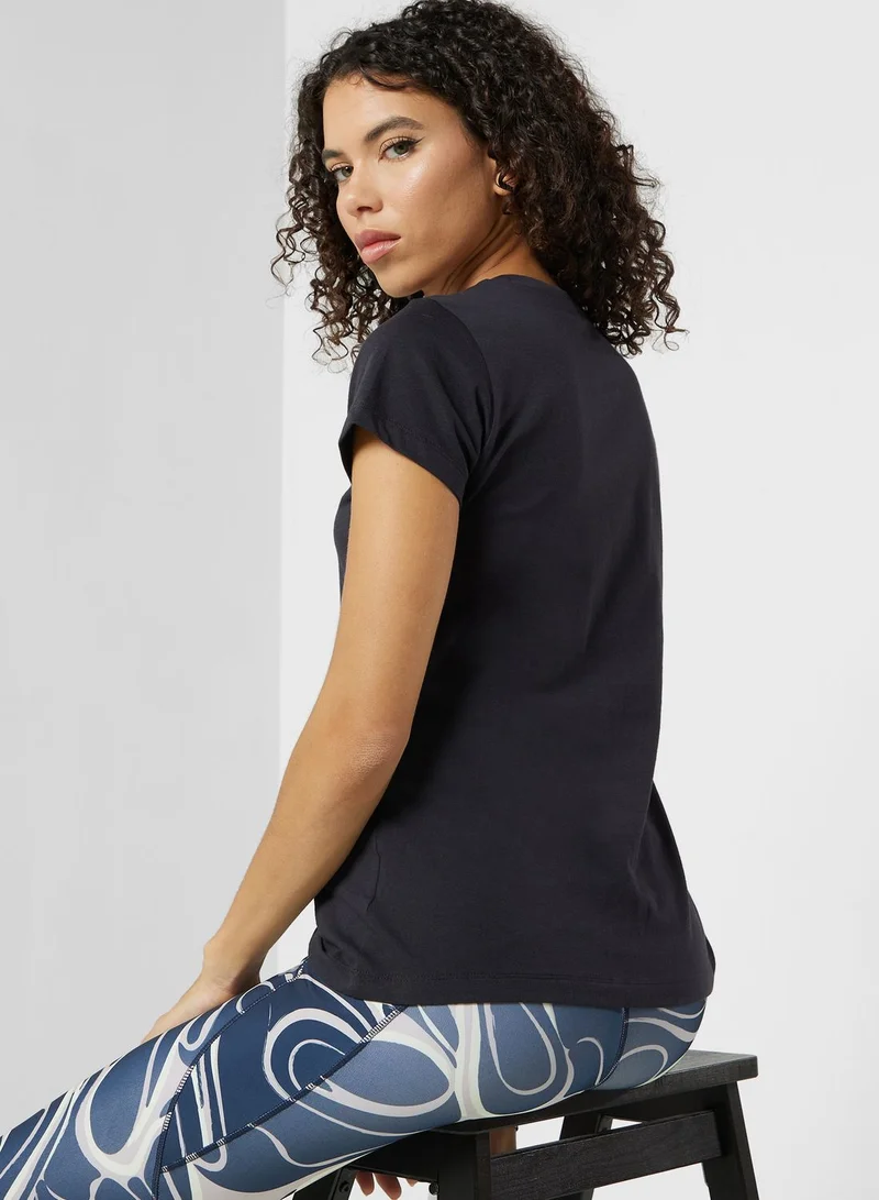 New Balance Core Plus Graphic T-Shirt