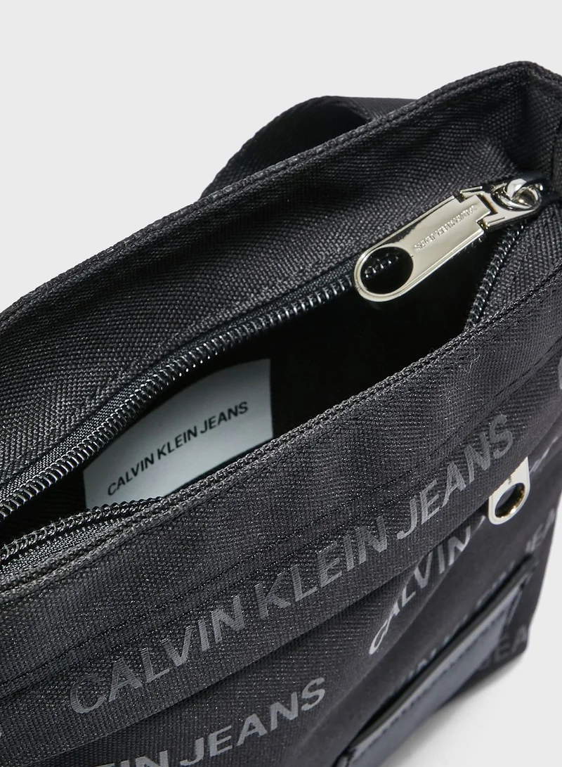 Calvin Klein Jeans Essential Micro Messenger Bag