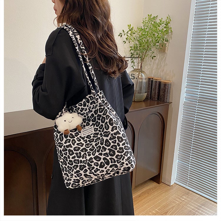 Leopard Print Crossbody Bag For Women 24 Fashionable Korean Style Shoulder Bag Large Capacity Commuter Bag Class Tote Bag - Image 4