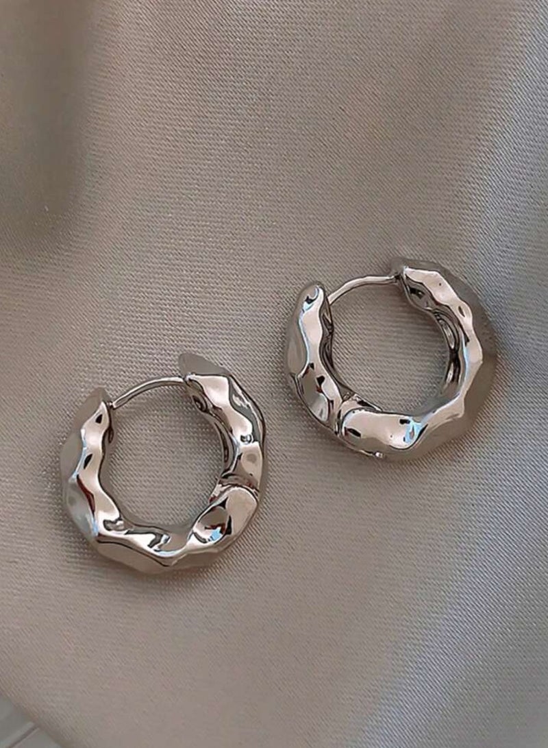 إيكوال حلق اذن نسائي دائري من الاستانلس ستيل أنيق وعالي الجودة باللون الفضي - Image 4