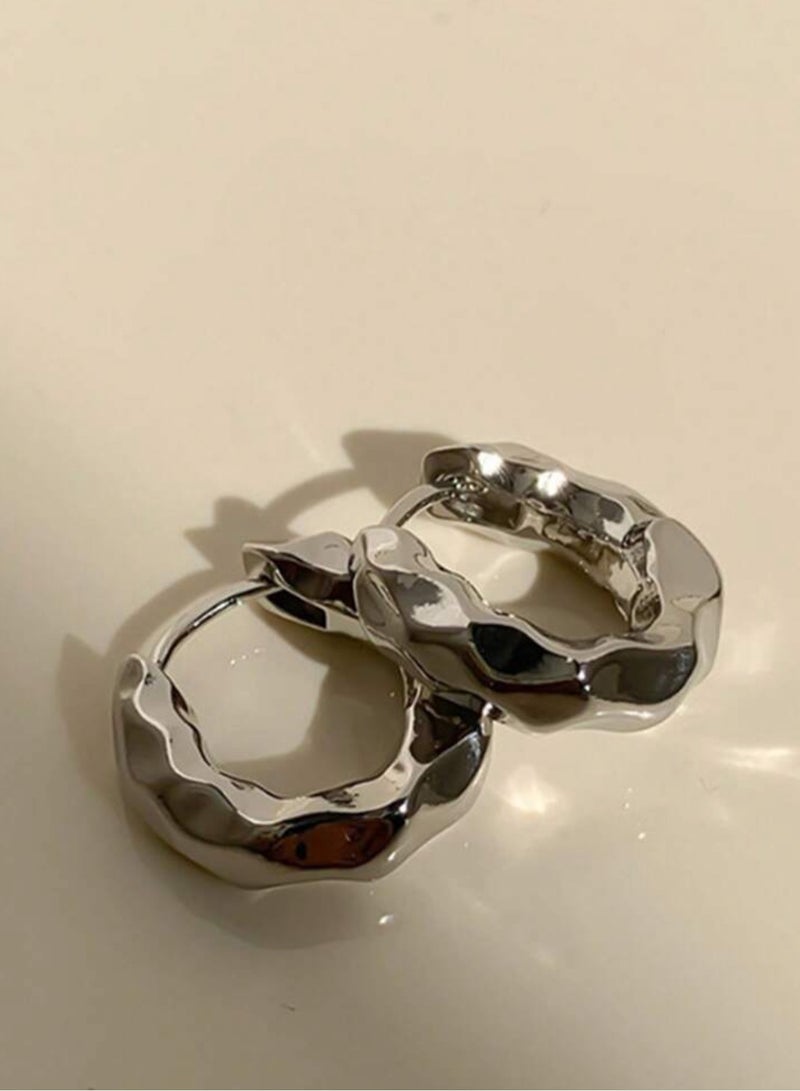 إيكوال حلق اذن نسائي دائري من الاستانلس ستيل أنيق وعالي الجودة باللون الفضي - Image 3