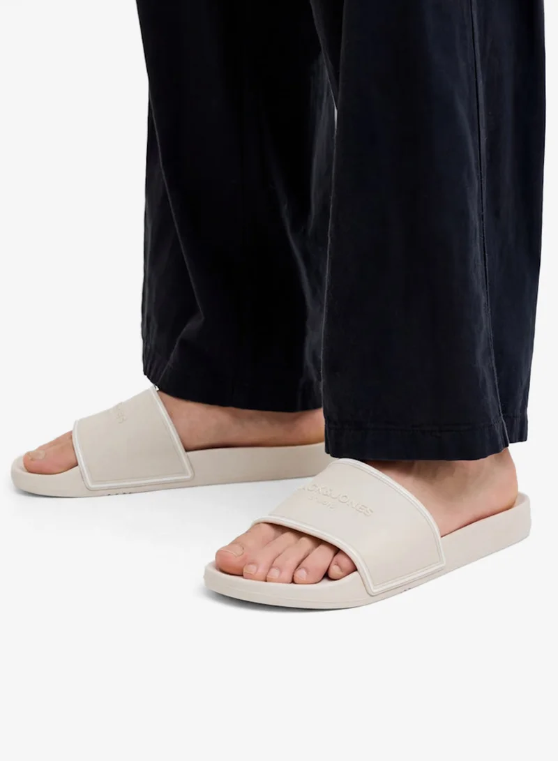 جاك اند جونز صنادل كاجوال