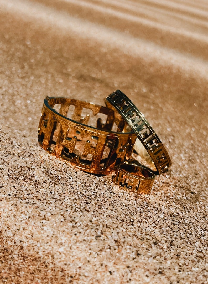 ESCADA Estelle 52mm Gold Wider Hinged Ring for Women - Image 4