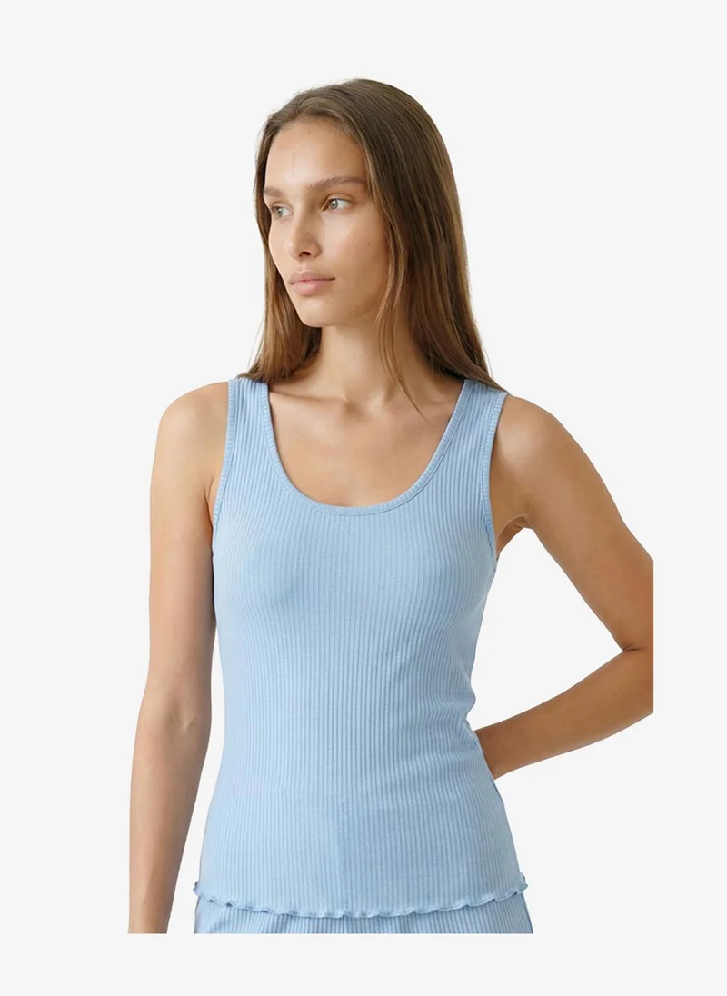 بنتي Women Ella Solid Blue Camisole