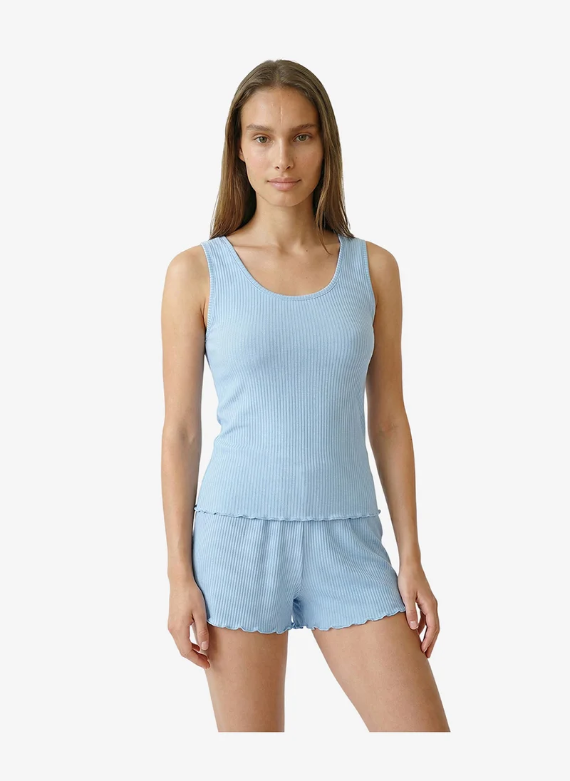بنتي Women Ella Solid Blue Camisole