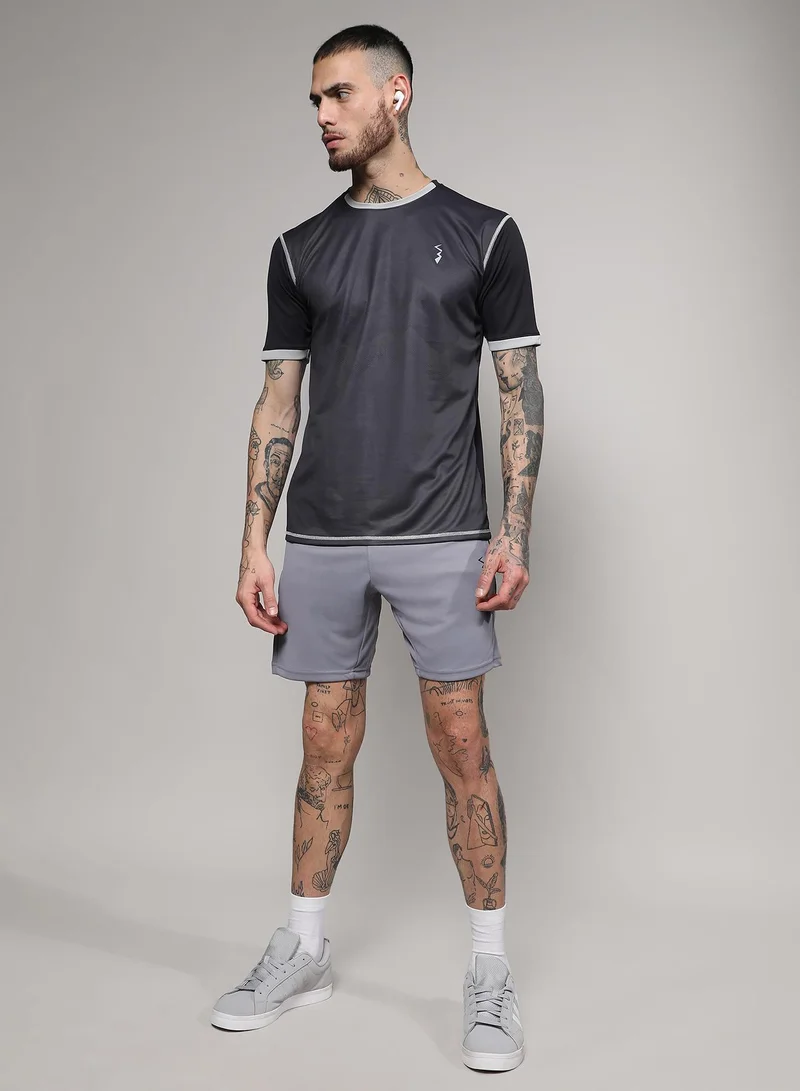 Campus Sutra Men's Charcoal Grey Geometric Activewear T-Shirt