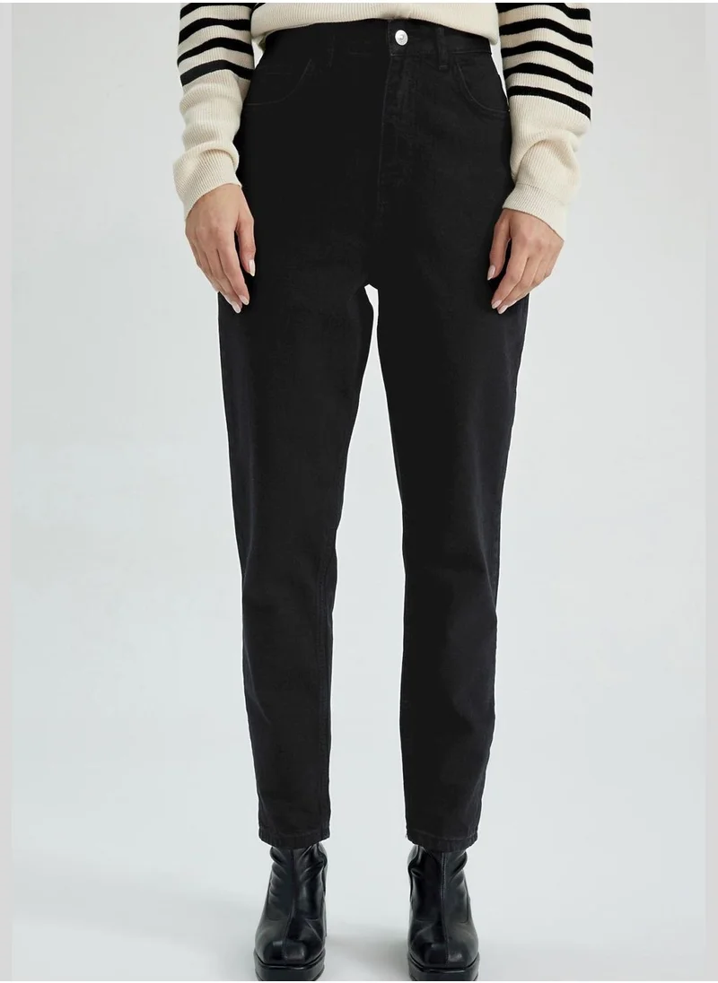 ديفاكتو Woman Mom Fit Denim Trousers