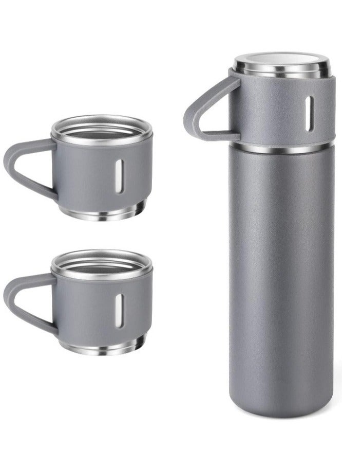 مج وترمس حراري أصلي بسعة 500 مل مع  ثلاثة اكواب ، زجاجة حرارية ، ترمس شاي وقهوة يحافظ على الحرارة معزول بتفريغ الهواء من الستانلس ستيل 304، مناسب للسفر والمشروبات الساخنة والباردة، ومثالي للأطفال والرضع. يتميز بتصميم مقاوم للتسرب ويعتبر هدية رائعة للاستخدام في الهواء الطلق، المكتب، المنزل، والرياضة، - مج قهوة و نسكافيه وكابتشينو وشاي - مج مناسب لمسند السيارة - مج كوفي- عازل بجدار مزدوج من الستانلس ستيل - كوب حراري معزول بتفريغ الهواء من الستانلس ستيل بجدار مزدوج للشاي والقهوة والسفر - مجموعة ترمس حراري مع تلات كوبايات - زجاجة مياه معزولة بتفريغ الهواء من الستانلس ستيل - طقم قارورة عازلة للحرارة مع 3 اكواب - Image 1