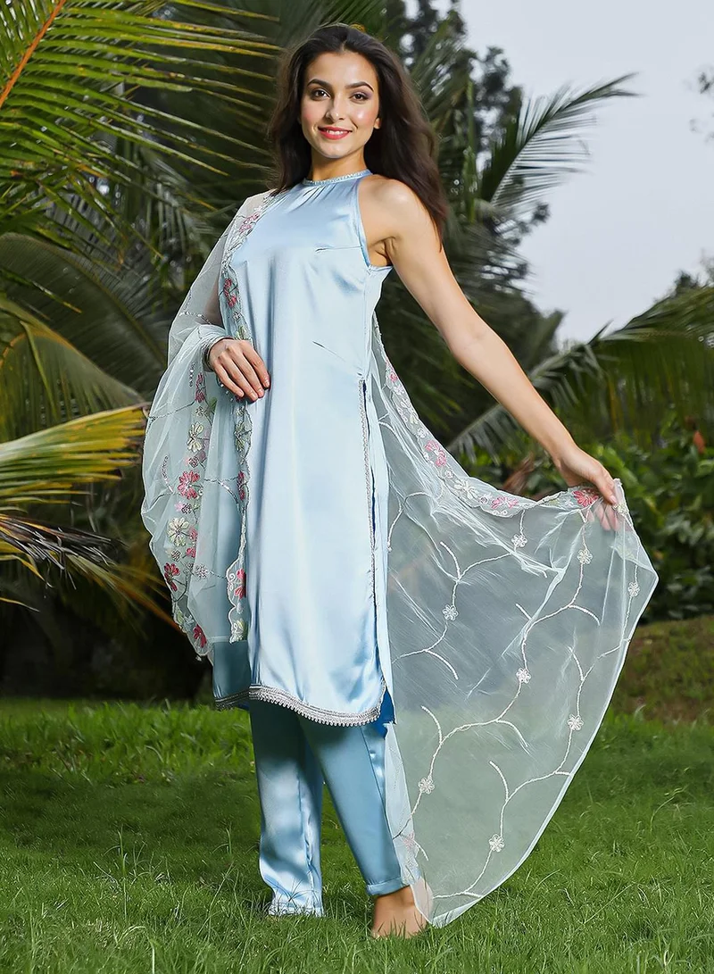  قصة Women's Powder Blue Blush Bloom Kurta Set