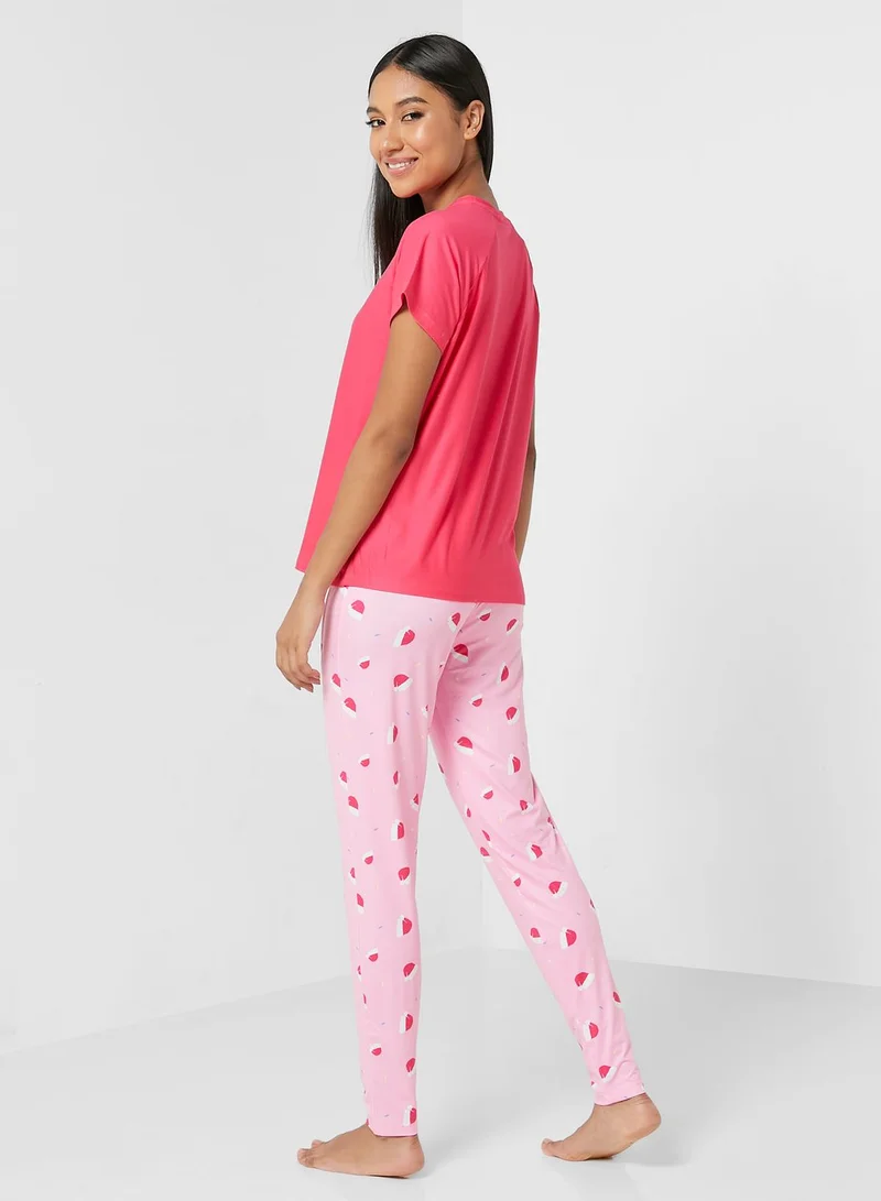 Loungeable Round Neck T-Shirt & Pyjama Set