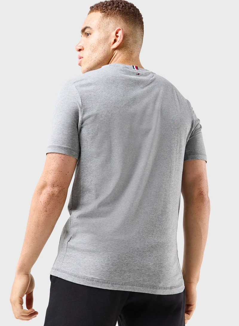 TOMMY HILFIGER Big Logo Essential T-Shirt
