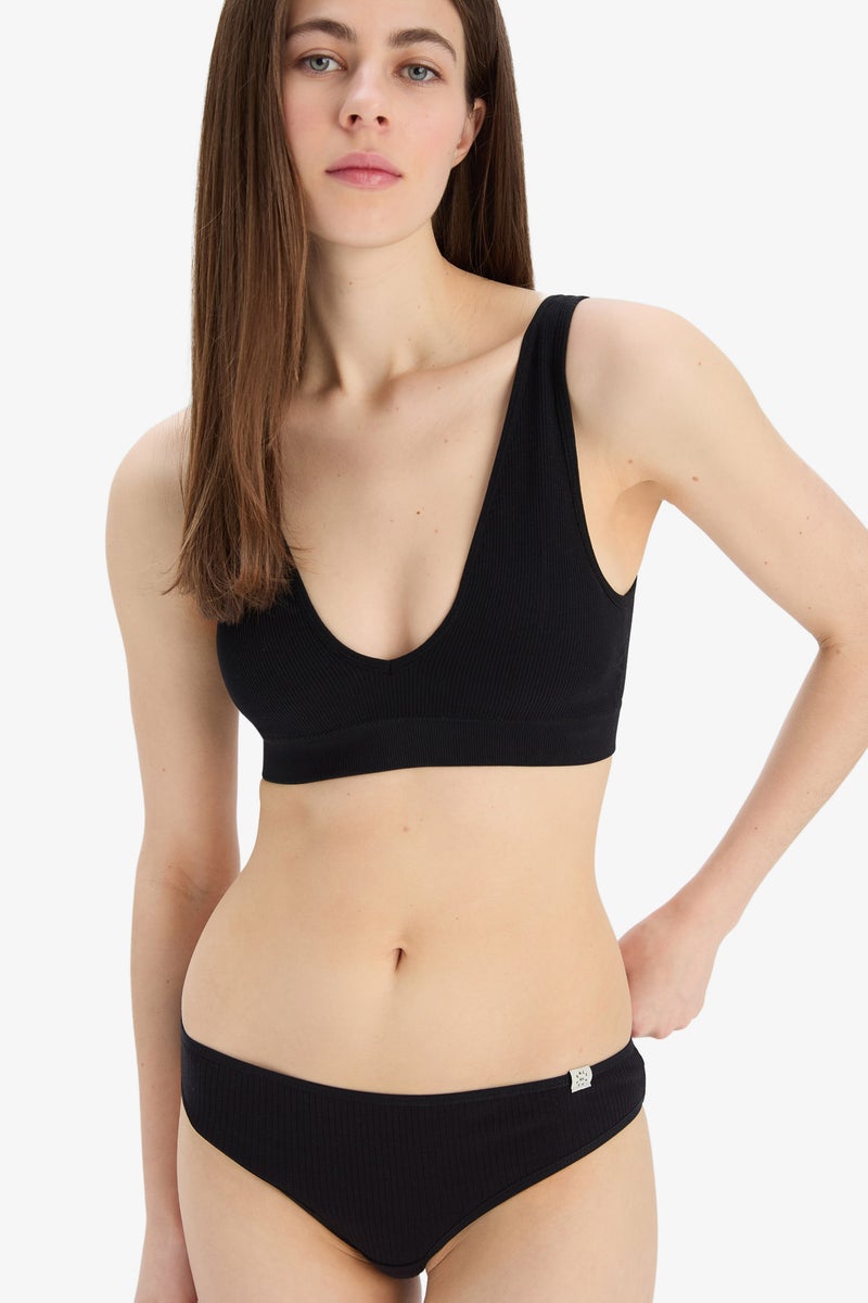 DeFacto Woman Fall in Love Removable Padded Seamles Bra - Image 5