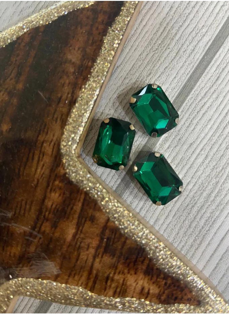 mjuhurat - Elegant Green Gemstone Stud Earrings - Image 1
