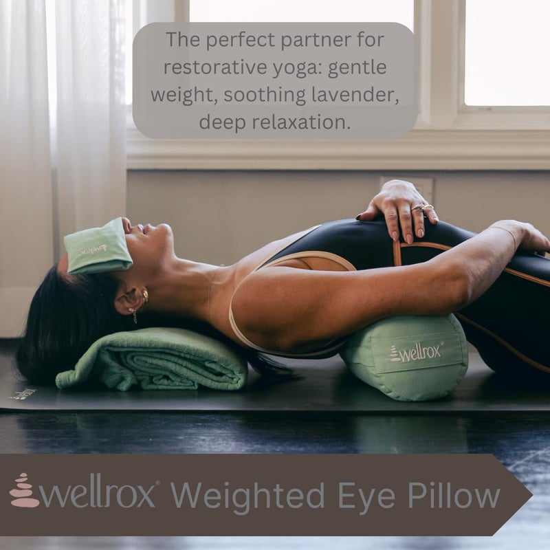 Wellrox وسادة عيون ويلا روكس المثقلة - وسادة عيون ببذور الكتان والخزامى مثقلة لليوغا الاستشفائية، التأمل وتخفيف التوتر | وسادة تسخين في الميكروويف وكمادات باردة لتخفيف الجيوب الأنفية (رمادي، بدون رائحة) - Image 4