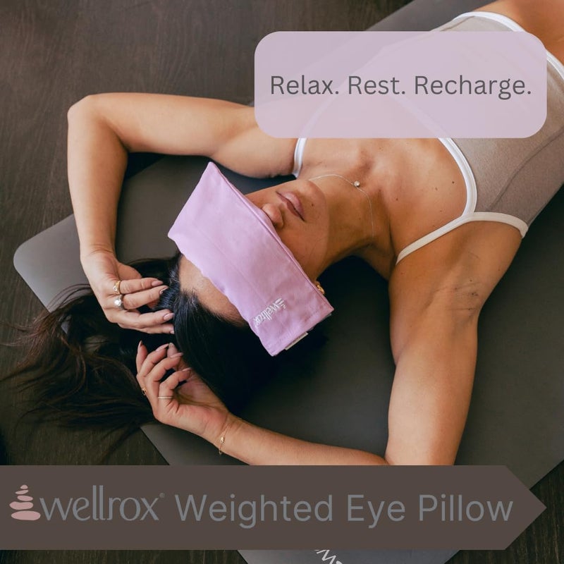 Wellrox وسادة عيون ويلا روكس المثقلة - وسادة عيون ببذور الكتان والخزامى مثقلة لليوغا الاستشفائية، التأمل وتخفيف التوتر | وسادة تسخين في الميكروويف وكمادات باردة لتخفيف الجيوب الأنفية (رمادي، بدون رائحة) - Image 5