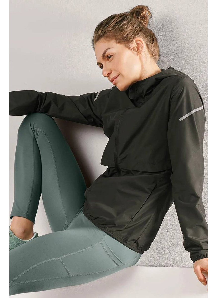 Women Sportswear Fit Long Sleeve Running Windbreaker Jacket, Black - pzsku/Z523AE51FBD21A278BDAFZ/45/_/1726755578/b8e5249d-601b-4125-b823-311567cb50ec