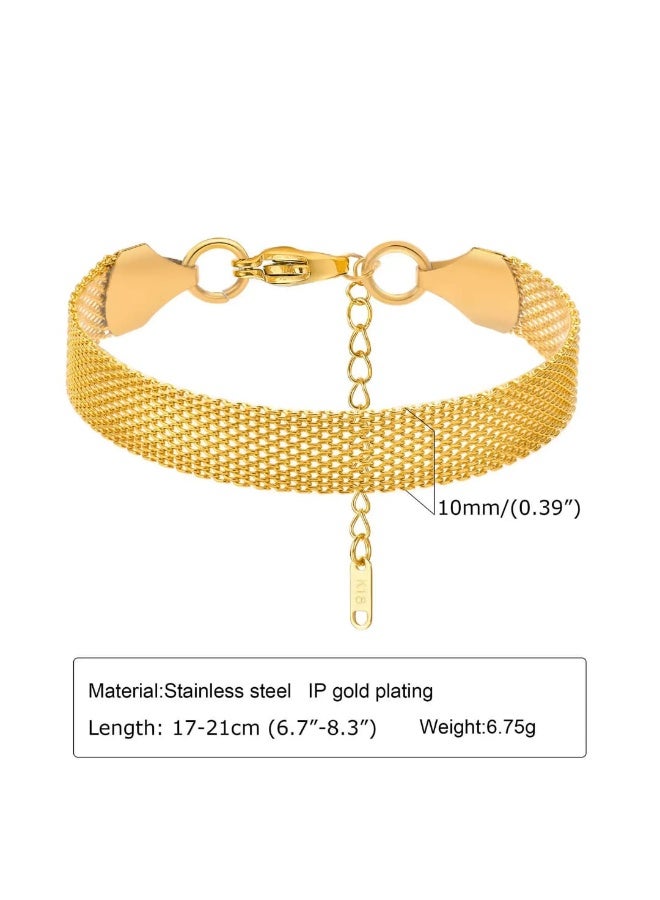 Luxuria Bismark Curb bracelet in 18k gold, made of stainless steel, with an Italian mesh design, adorned with an elegant and modern charm, in a zigzag pattern, 4.4mm thick, an ideal gift for women, shiny surface. - Image 4