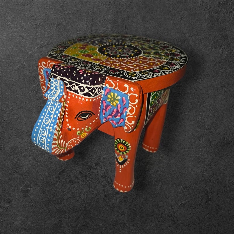 NH art كرسي فيل خشبي مزخرف أسود وذهبي منحوت يدويًا مع تفاصيل نحاسية برتقالية 8 بوصة - Image 3