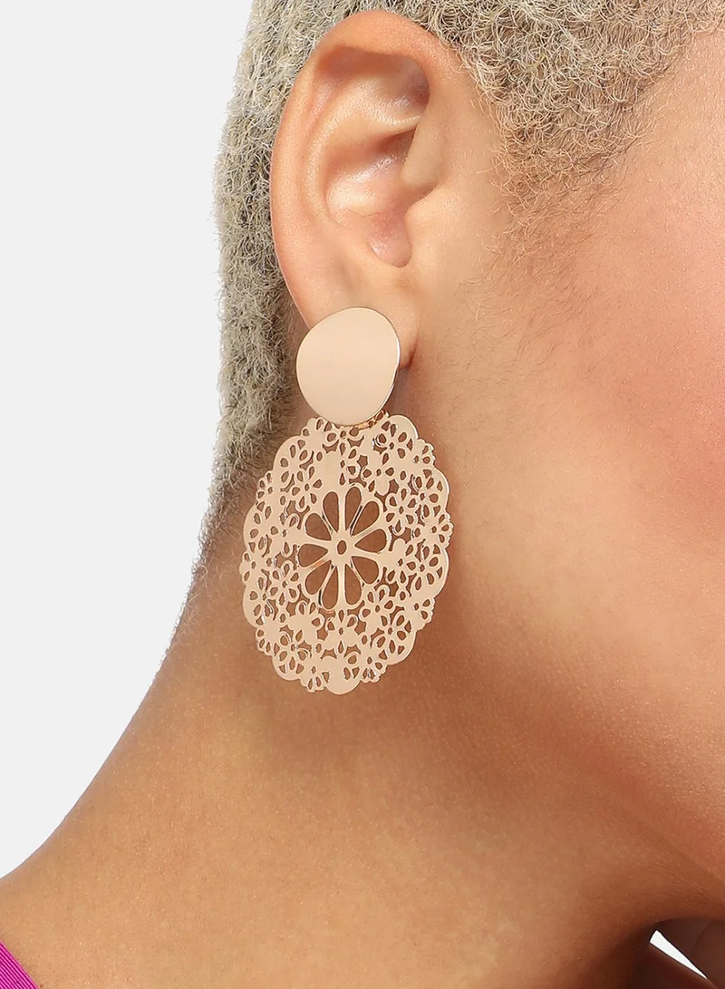 سوهي حلق مصمم للحفلات مطلي بالذهب