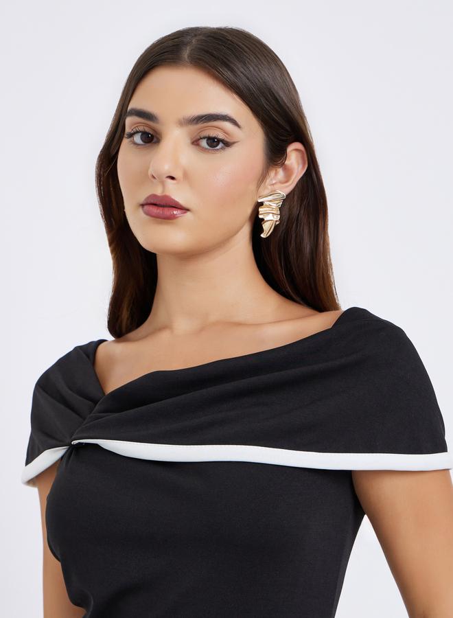 ستايلي فستان طويل بحافة واسعة وأكتاف مكشوفة مع حواف متباينة - Image 4