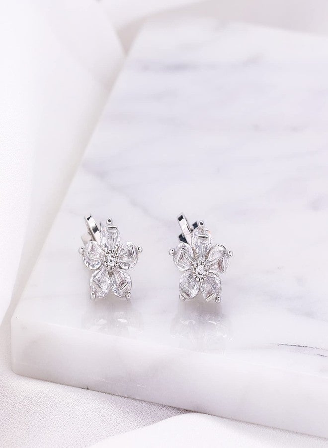 يوكول أقراط YOQUCOL على شكل زهرة ندفة ثلجية مرصعة بكريستال الزركونيا المكعب، بمشبك، بدون ثقب، للنساء - Image 2