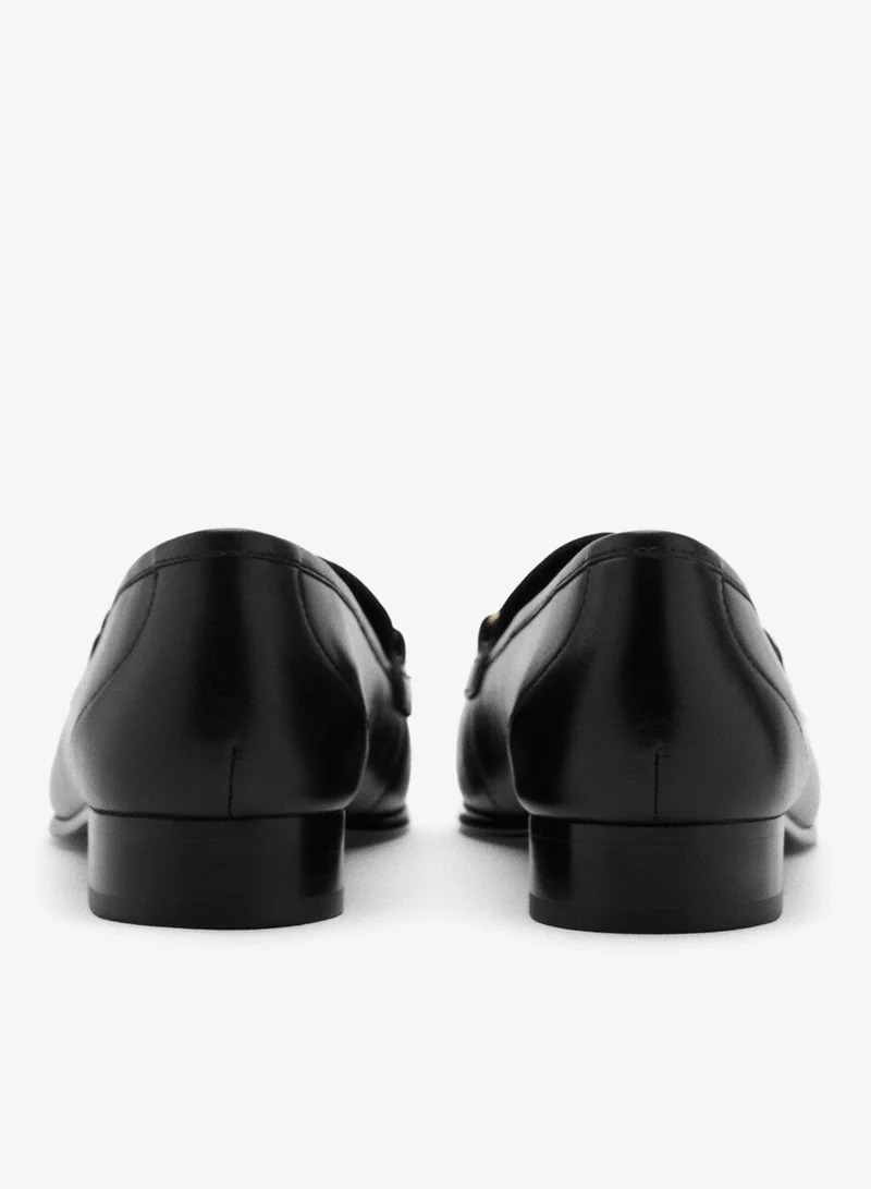 مانجو حذاء لوفر جلدي بإبزيم