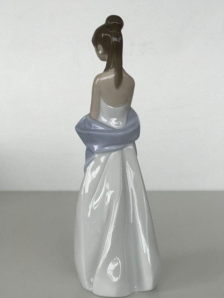 Nao Sweet Elegance 10 14 High Porcelain Sculpture - Image 3