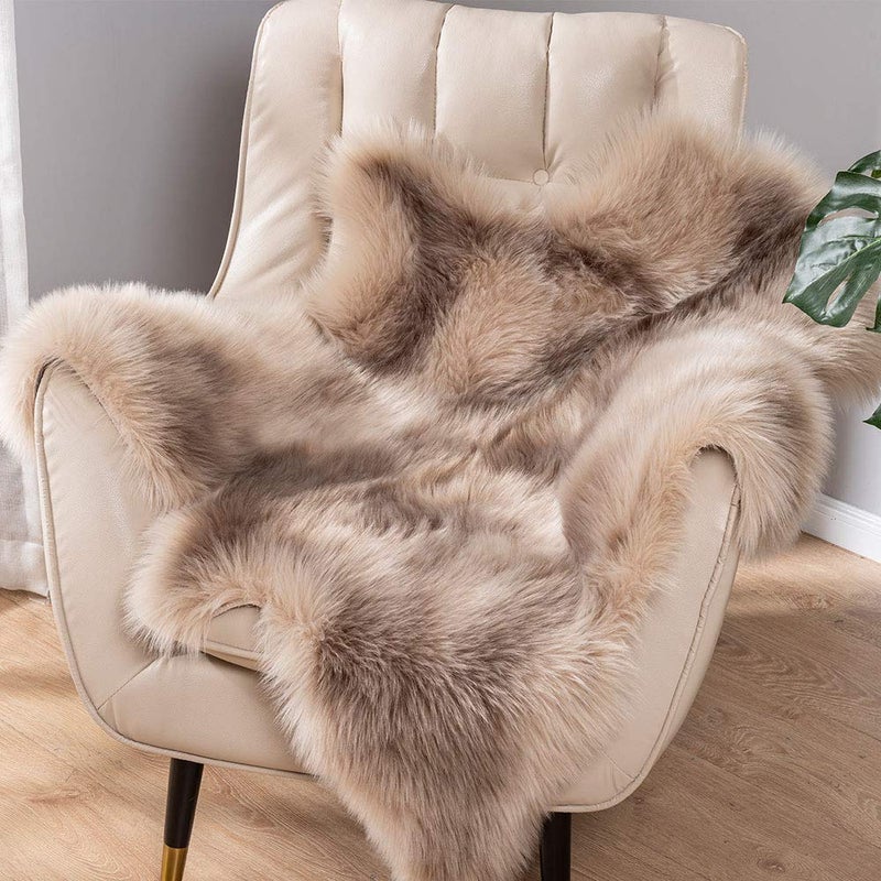 Carvapet Soft Fur Rugs Fake Reindeer Hide Area Rug Fluffy Faux Fur Carpet for Bedroom Floor Mat Home Decorative Throw Rug for Living Room 3ft x 3ft Grey