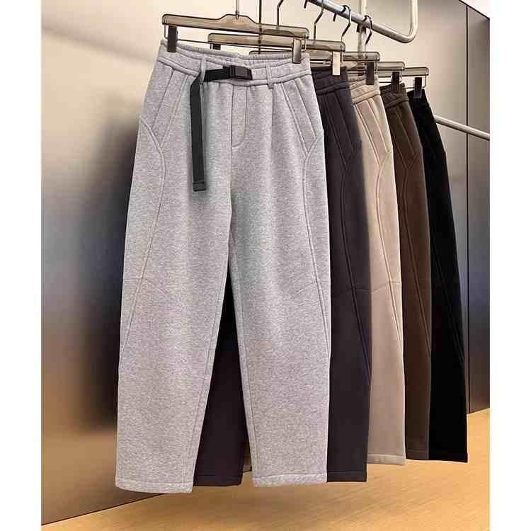 Unisex Classic Denim Jeans Loose Fit Daily Outdoor Wear - Image 1