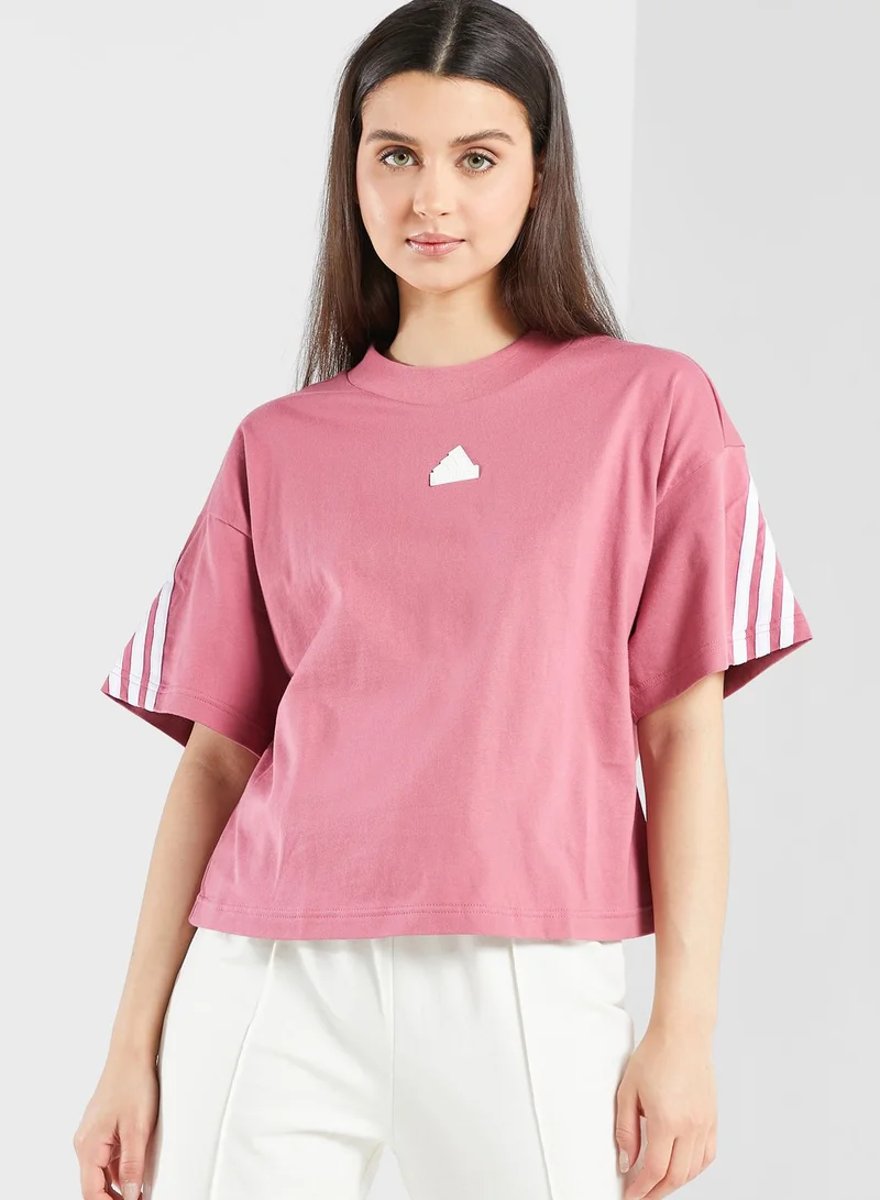 adidas تيشيرت مزين بخطوط الماركة