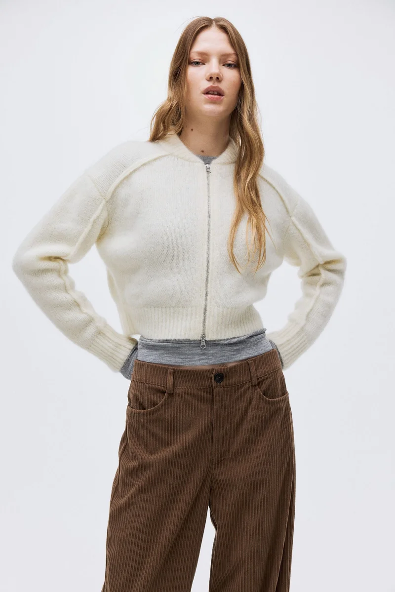 اتش اند ام بنطلون من الفيلور بتصميم مرن