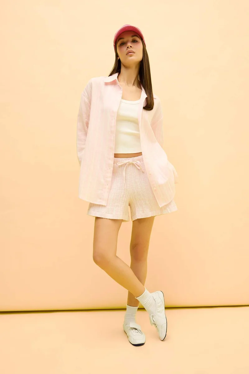 ديفاكتو A Cut Muslin Striped Normal Waist Short Leg Shorts