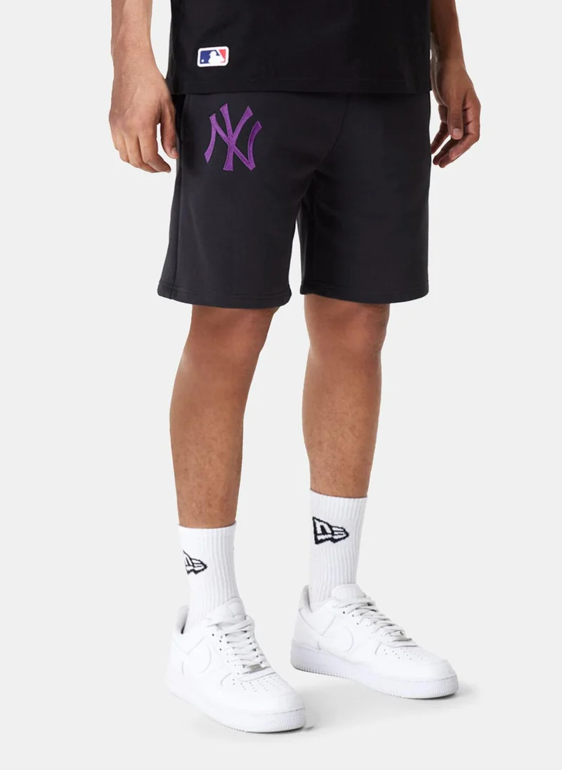 NEW ERA Men's New York Yankees Essentials Shorts