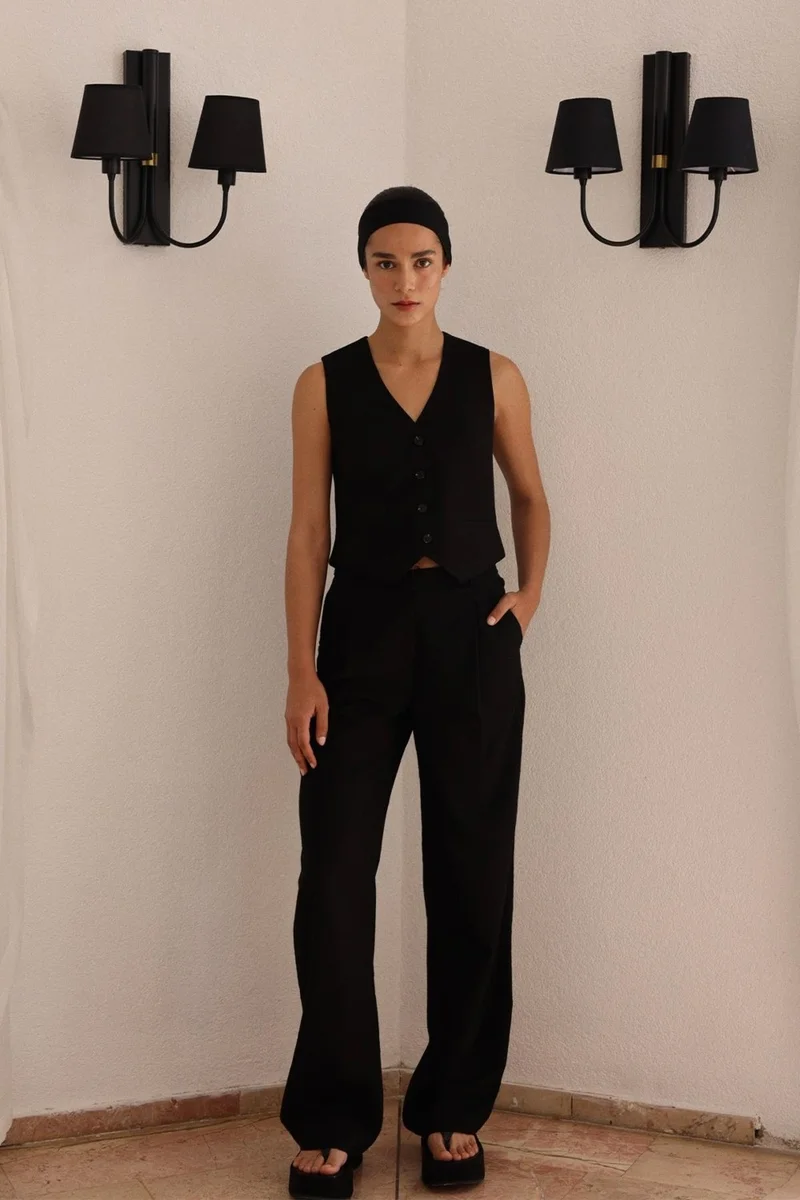 سود كوليكشن Saud Collection Black Gabriel Single Pleated Linen Trousers