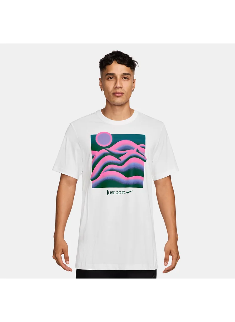 Nike Men's Sportswear T-Shirt